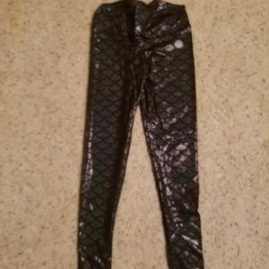 Gothic mermaid scrunch butt leggings